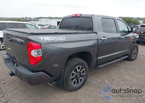 2018 Toyota Tundra 1794 5.7L V8 z USA, uszkodzony, nr VIN 5TFAY5F1XJX725205
